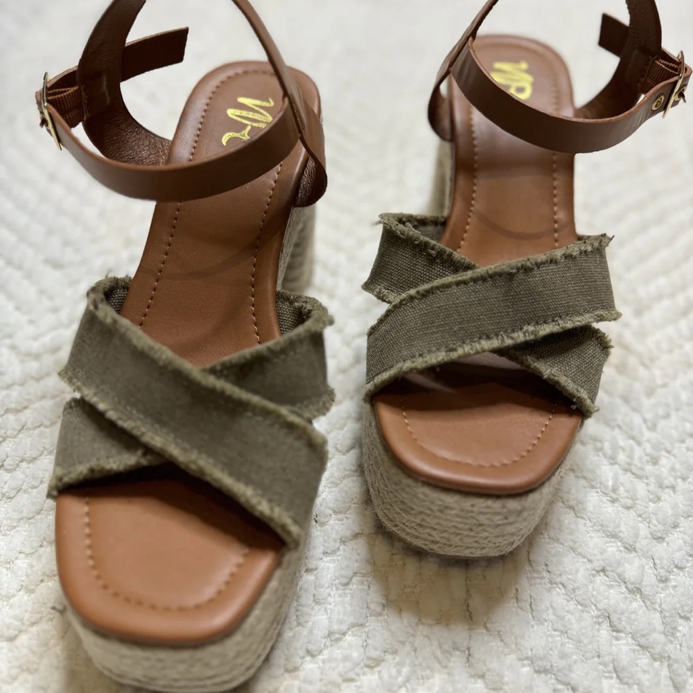 Not Rated Tan and Olive Platform Sandals - Picture 6 of 6